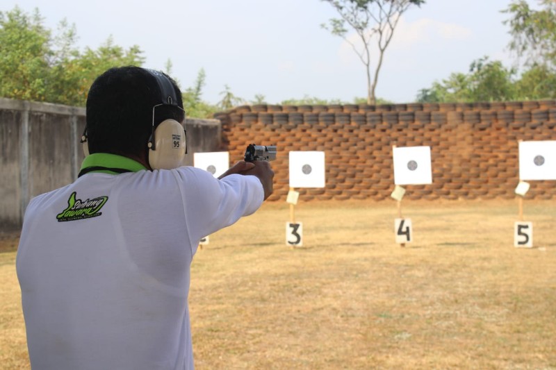 Bupati Subang Kang Jimat Latihan Menembak di Lanud Suryadarma Kalijati